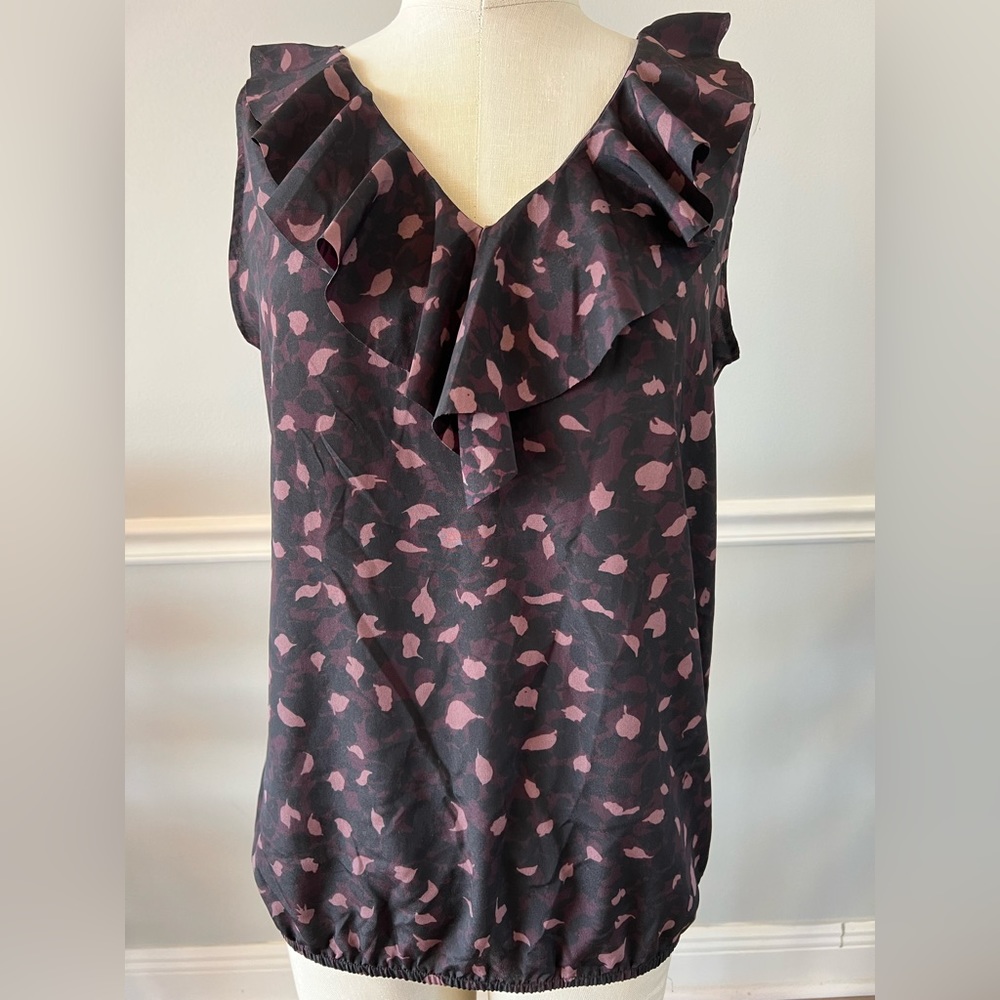 Beautiful LOFT top size medium